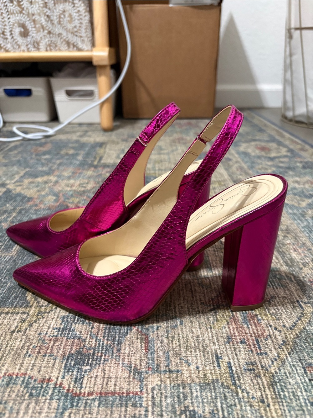 Jessica Simpson fuchsia pumps